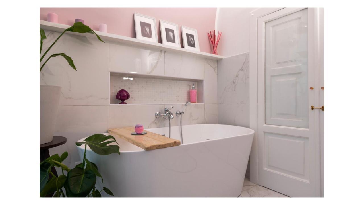 Light Pink - Suite In The Middle Of Everything Torre Annunziata Luaran gambar